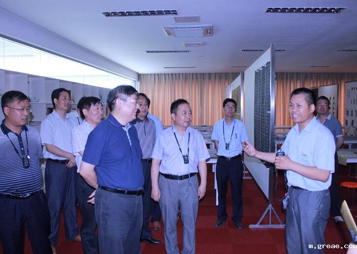 市长朱大纲等几大班子领导 莅临我公司参观指导工作(图1) 市长朱大纲等几大班子领导 莅临我公司参观指导工作(图1)