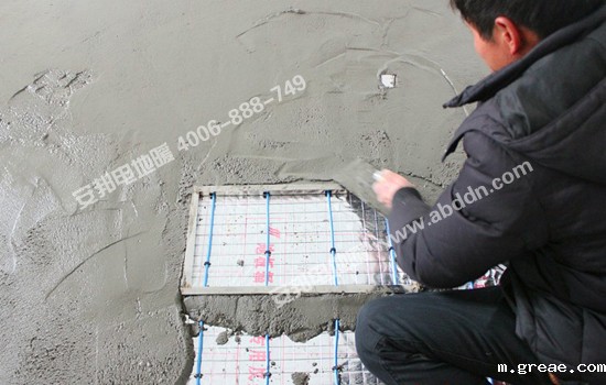 电地暖安装完混凝土填